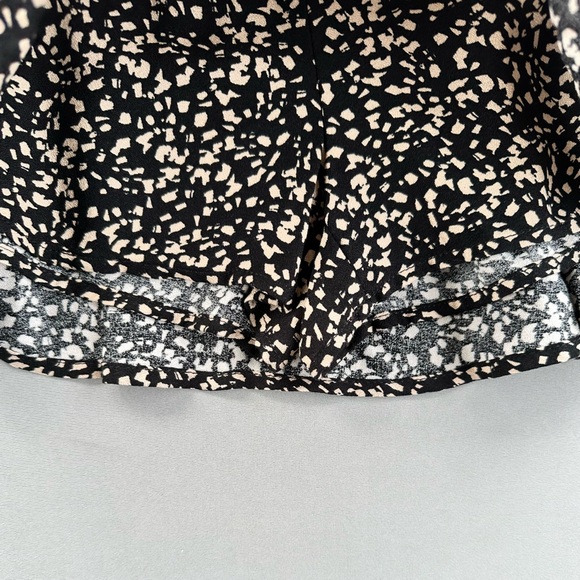 🎉5 for $45🎉 New Kirious shorts size M - Picture 4 of 10